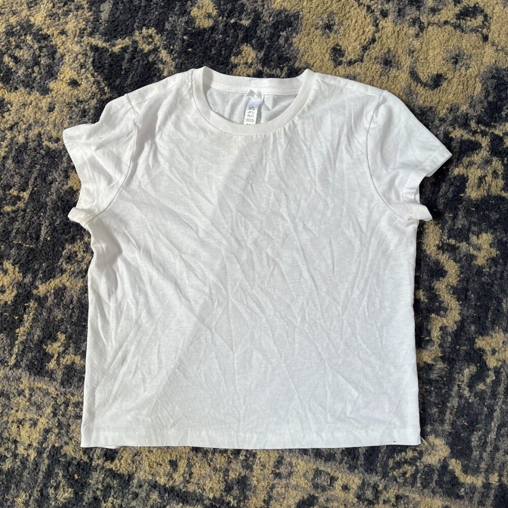 $45 SKIMS White Cotton Blend Short Sleeve Tee Size Medium